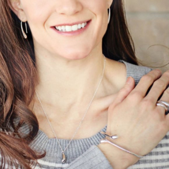 Silver Bella 4 pc Jewelry Set - Picture 4 of 4